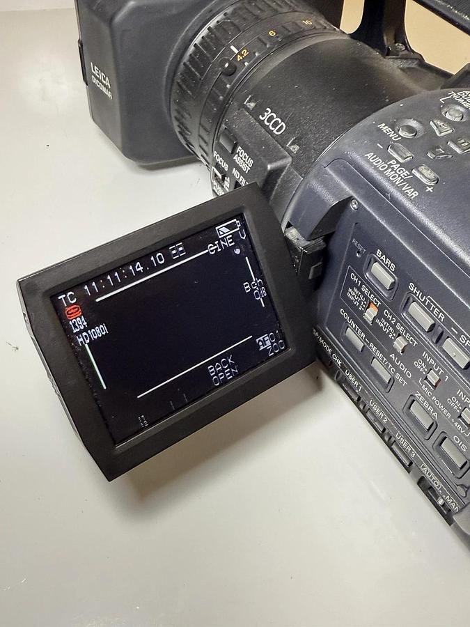 Used Panasonic AG-HVX200P DVCPRO HD P2 Camcorder Video Camera with Case & Accessories