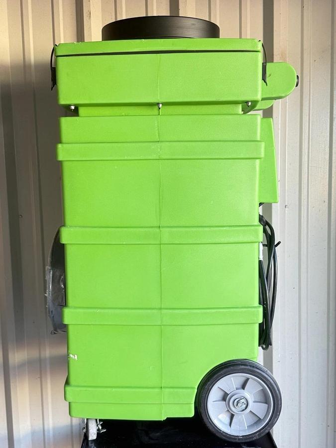 Used Servpro Nikro Industries Inc. PS1000 Hepa Filtered Air Scrubber Model 624