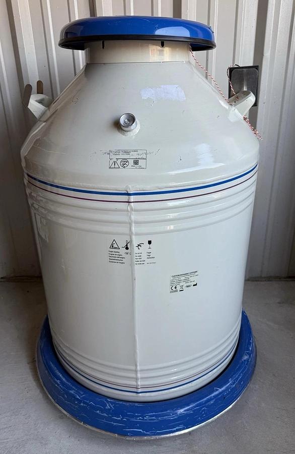 Used CBS Cryosystems 6002 Classic 175 Liter Nitrogen Tank w/ BAT-1B Level alarm