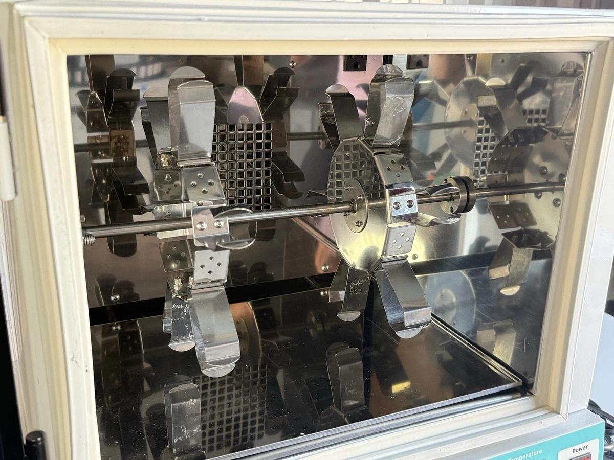 Used Labnet Problot 6 Hybridization Oven Incubator H0600