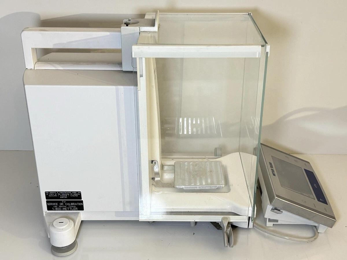 Used Mettler Toledo XS105DU DualRange Digital Analytical Balance Scale Laboratory