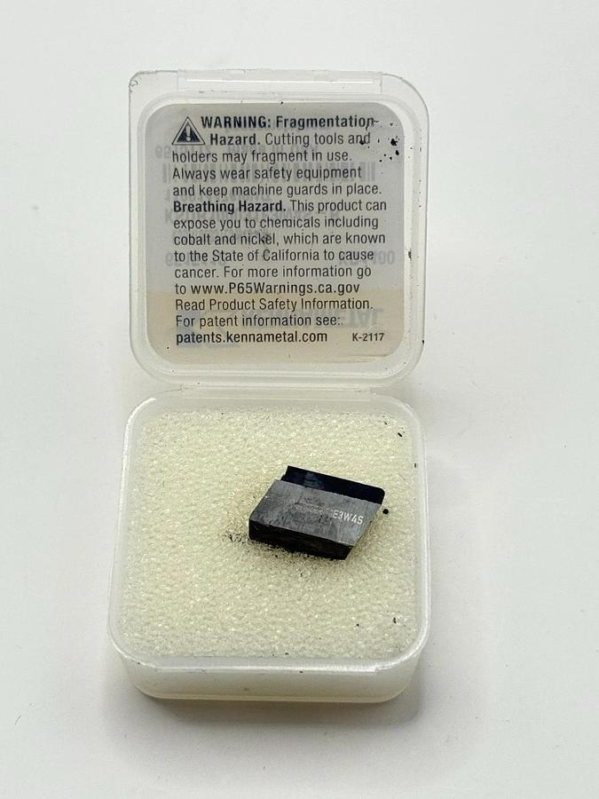 Used New 1pcs KENNAMETAL KSDR100031E3W4S‑R KD1400 Beyond Diamond® PCD Insert