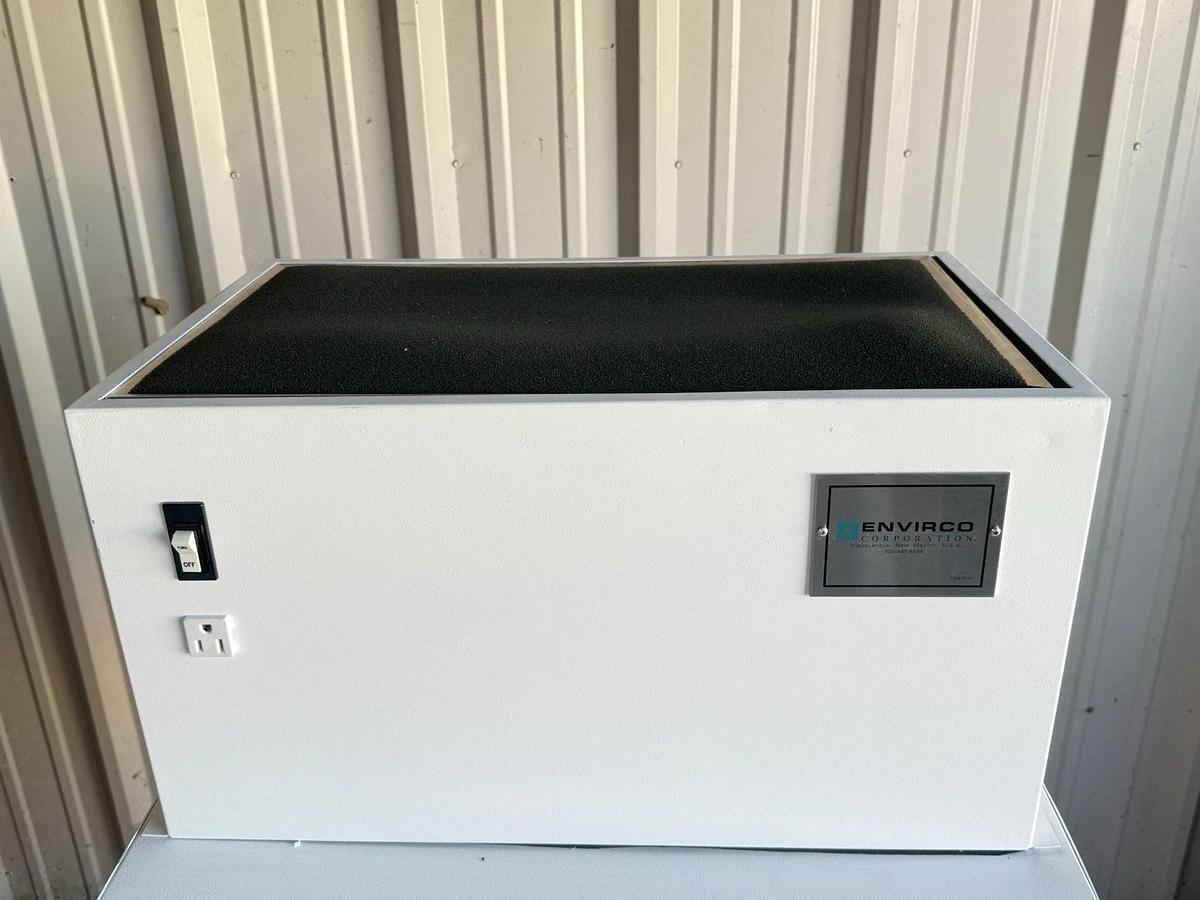 Used ENVIRCO Corporation Clean WorkStation BioHood Safety Tabletop Hood Model 10557