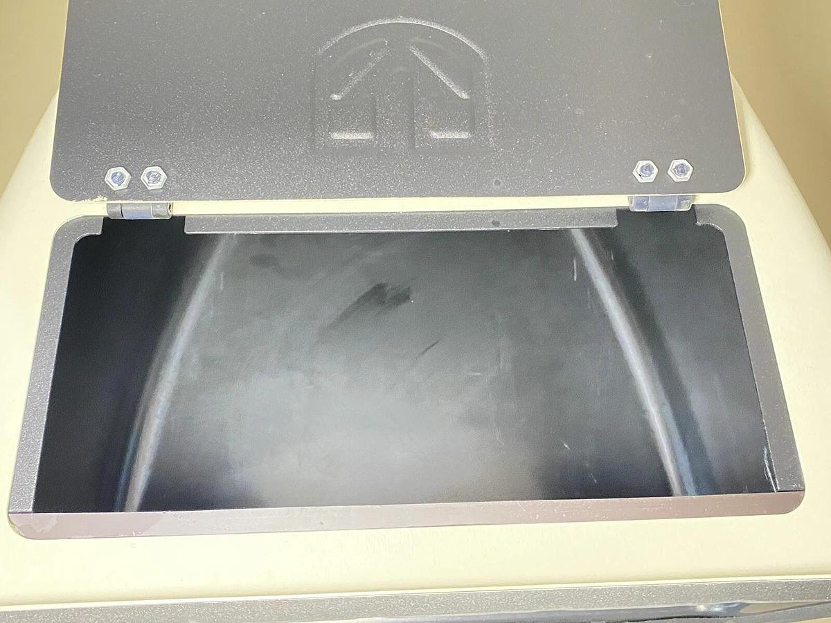 Used UVP DigiDoc-IT Gel Imaging System Darkroom 76-0311-01