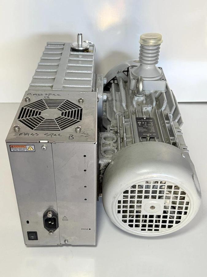 Used Agilent Technologies MS40+ Rotary Vane Pump 9499225M008