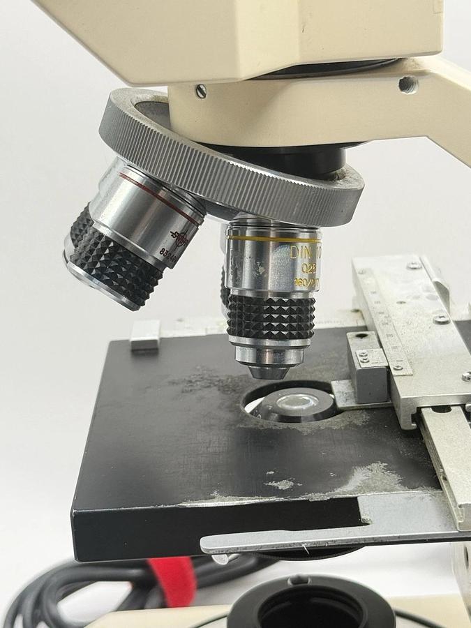 Used Swift M1000-D Series Medical Biological Binocular Microscope + 4 Objectives