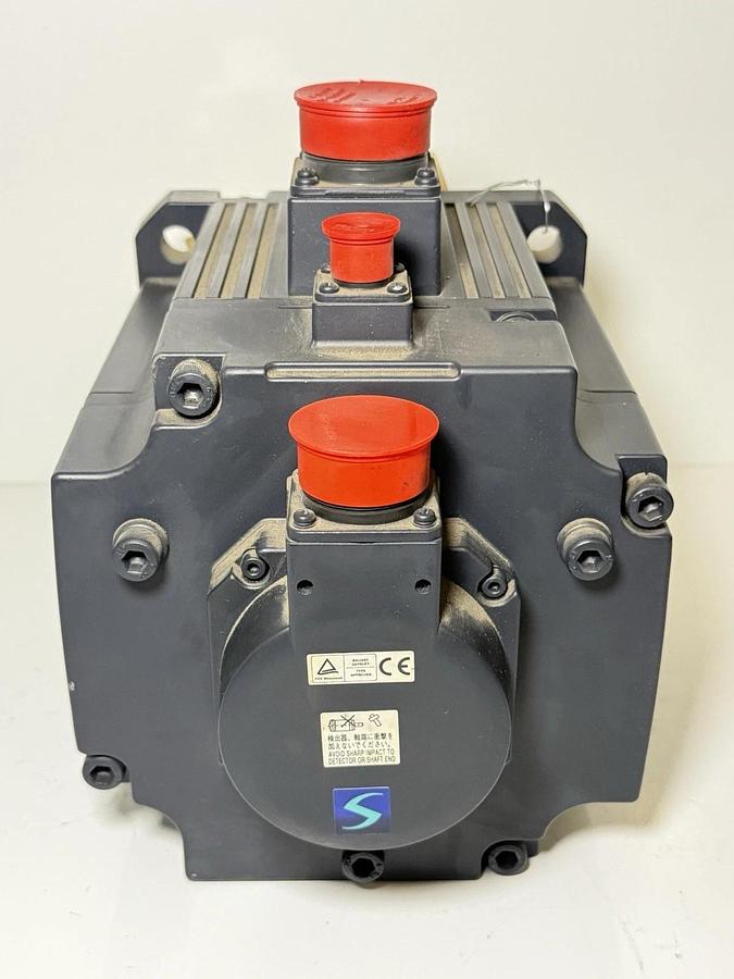 Mitsubishi HC-SFS353B AC Servo Motor – New Open Box – 3.5kW, 3000 RPM