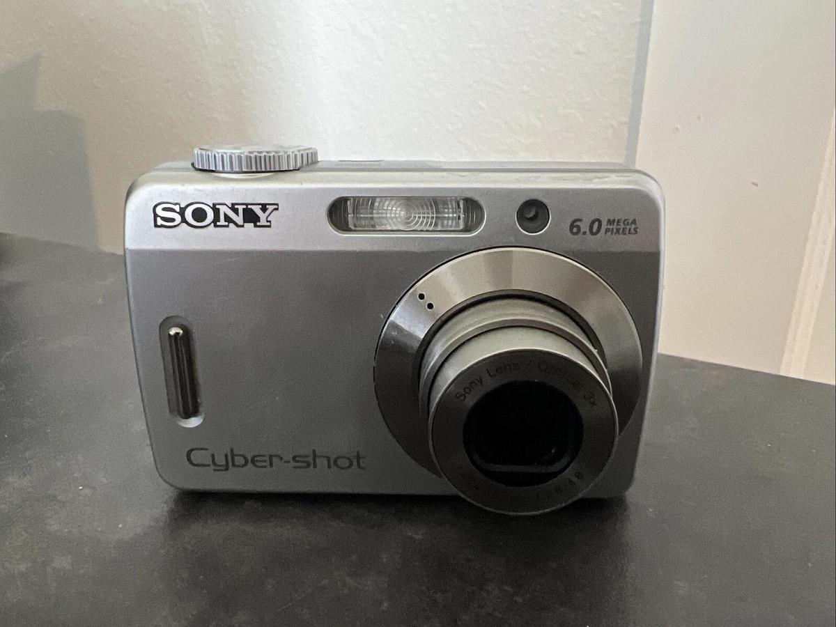 Used Sony Cyber-shot DSC-S500 6.0MP Digital Camera - *READ* 4905524370829