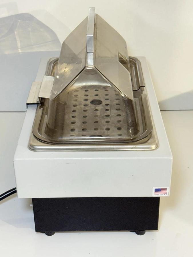 Used Fisher Scientific 2LS-M Isotemp Heating Water Bath