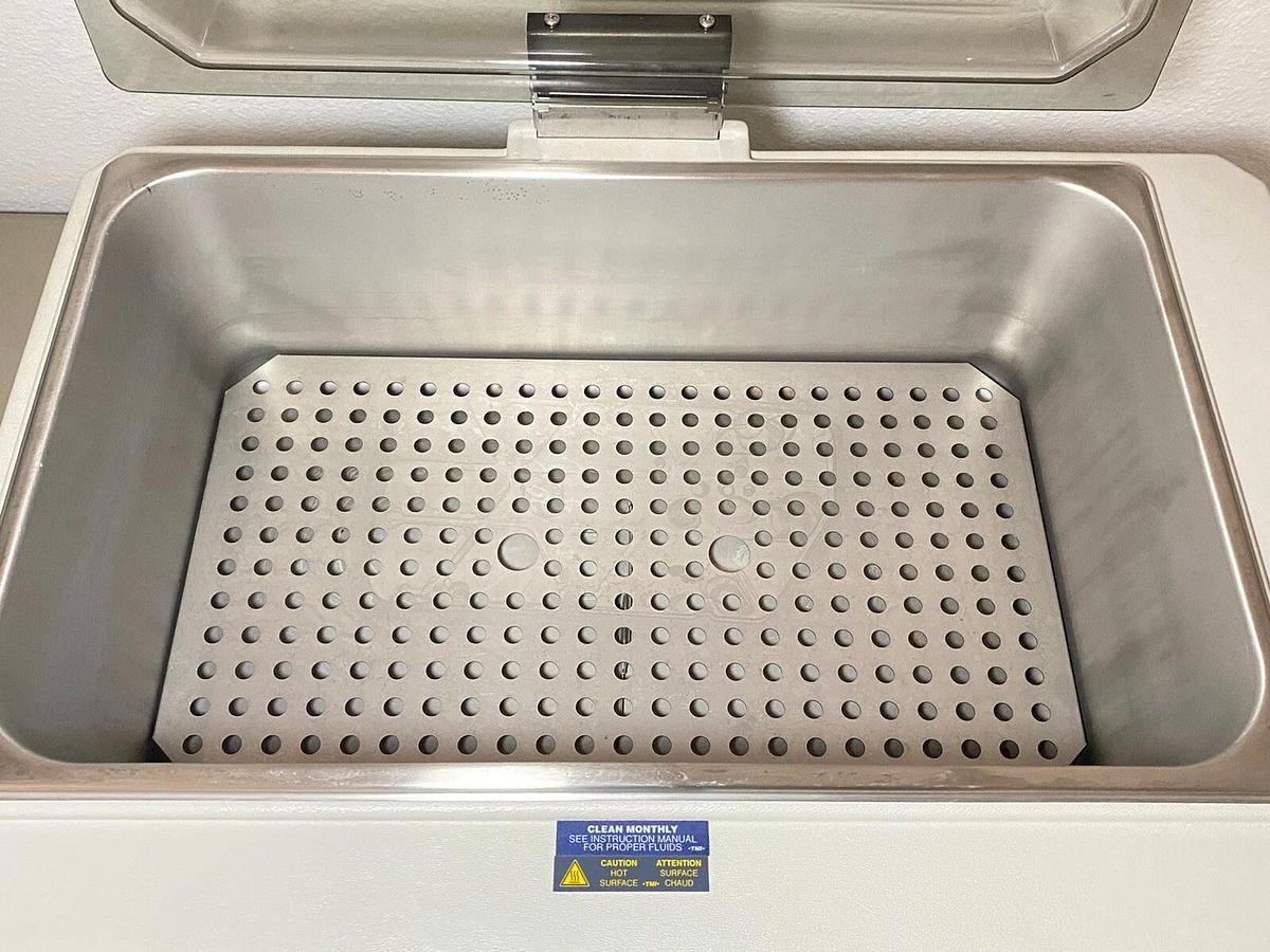 Used Fisher Scientific Isotemp 2231 Water Bath