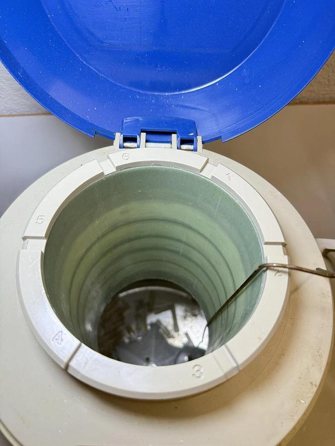 Used Taylor-Wharton 35VHC Union Carbide / Cryo Cryogenic 35L Liquid Nitrogen Tank