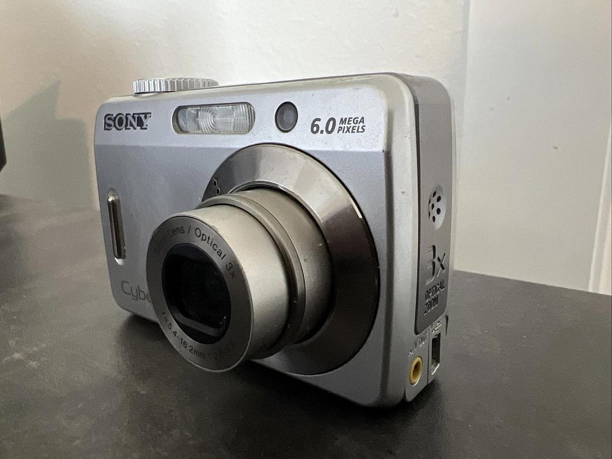 Used Sony Cyber-shot DSC-S500 6.0MP Digital Camera - *READ* 4905524370829