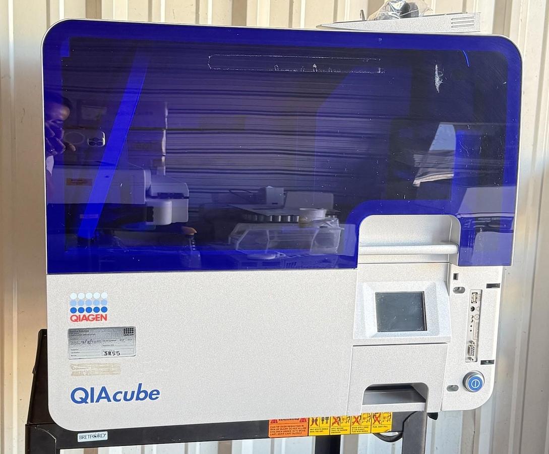Used QIAGEN QIAcube Automated Nucleic Acid Purification and Extraction System