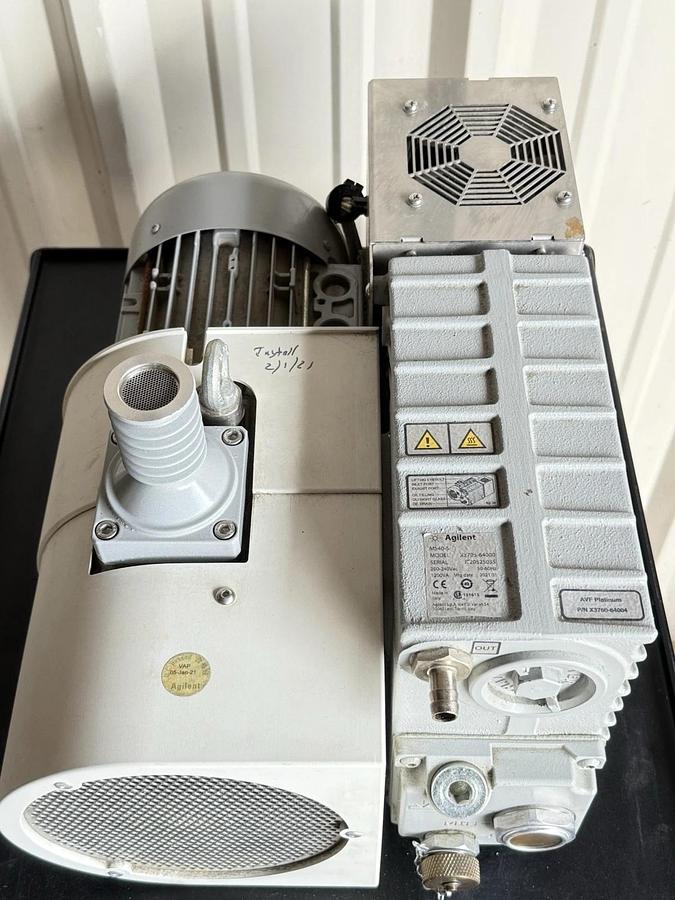 Used Agilent Technologies MS40+ MS40-S Rotary Vane Pump X3705-64000