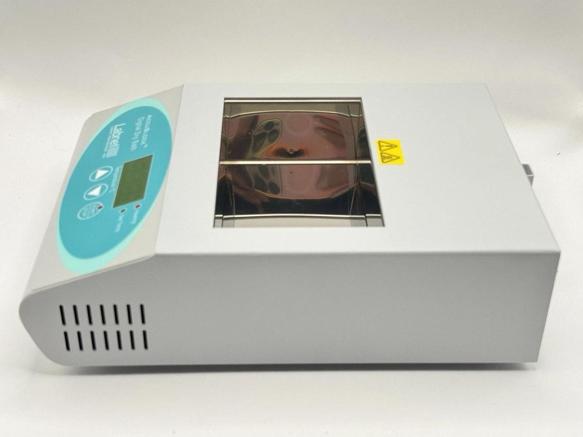 NEW Labnet D1200 AccuBlock Digital Dry Bath Heated Laboratory Device