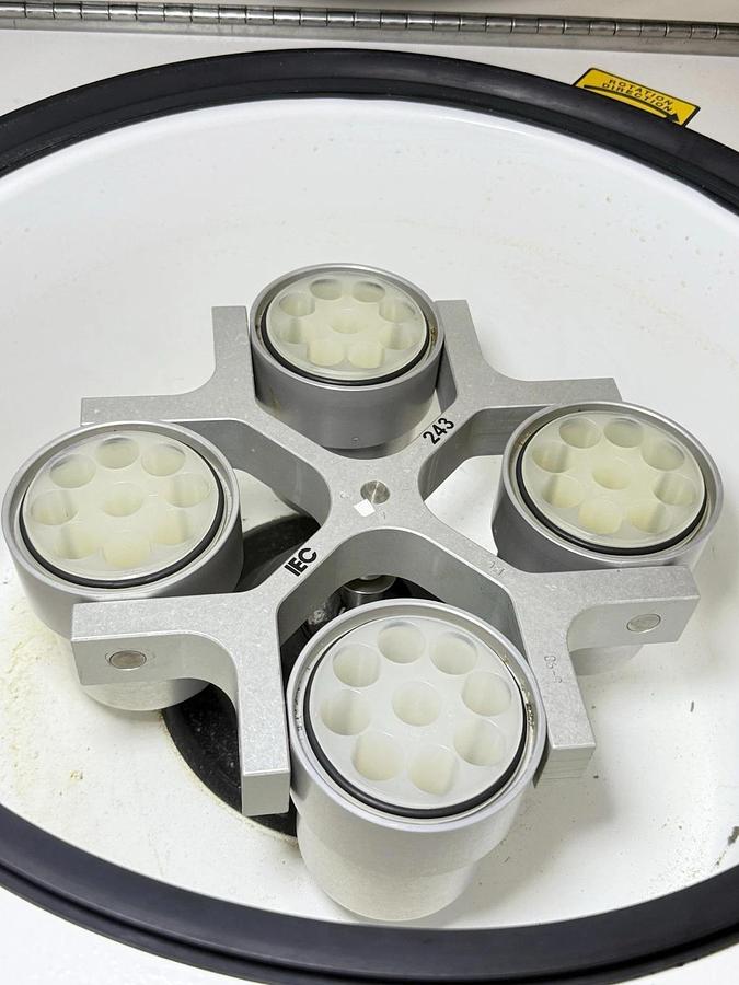 Used IEC Centra CL3 Centrifuge w/ Rotor #243 & Swing buckets