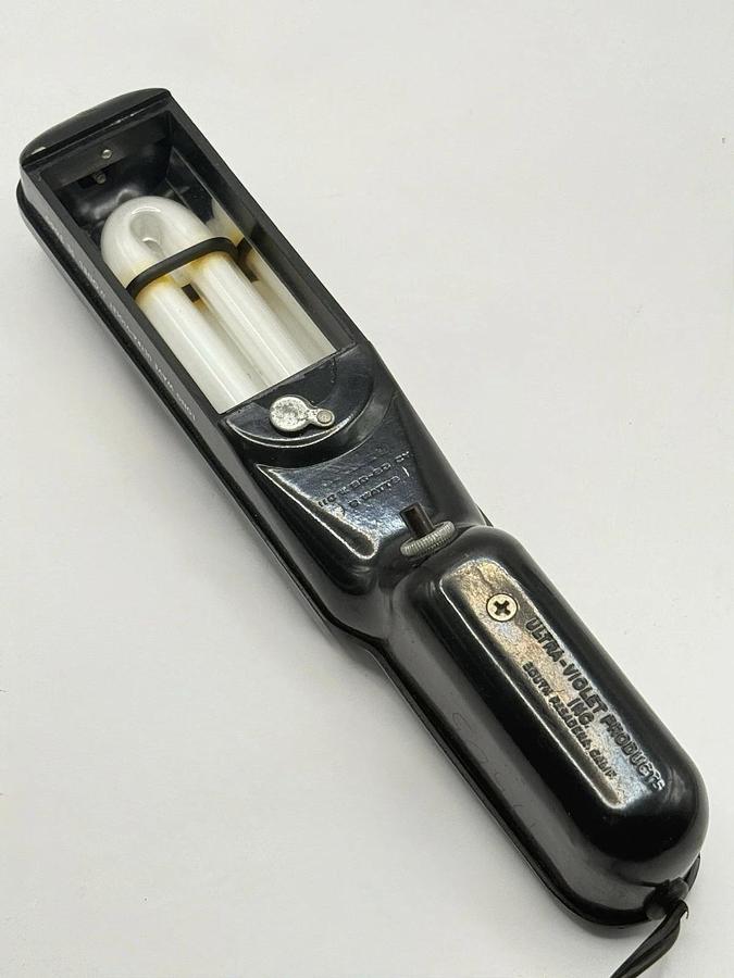 Used Vintage - MINERALIGHT Long Wave UV Light Lamp SL-3660