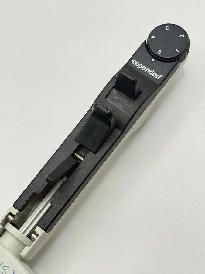 Used Eppendorf Plus/8 Channel Repeater Pipette