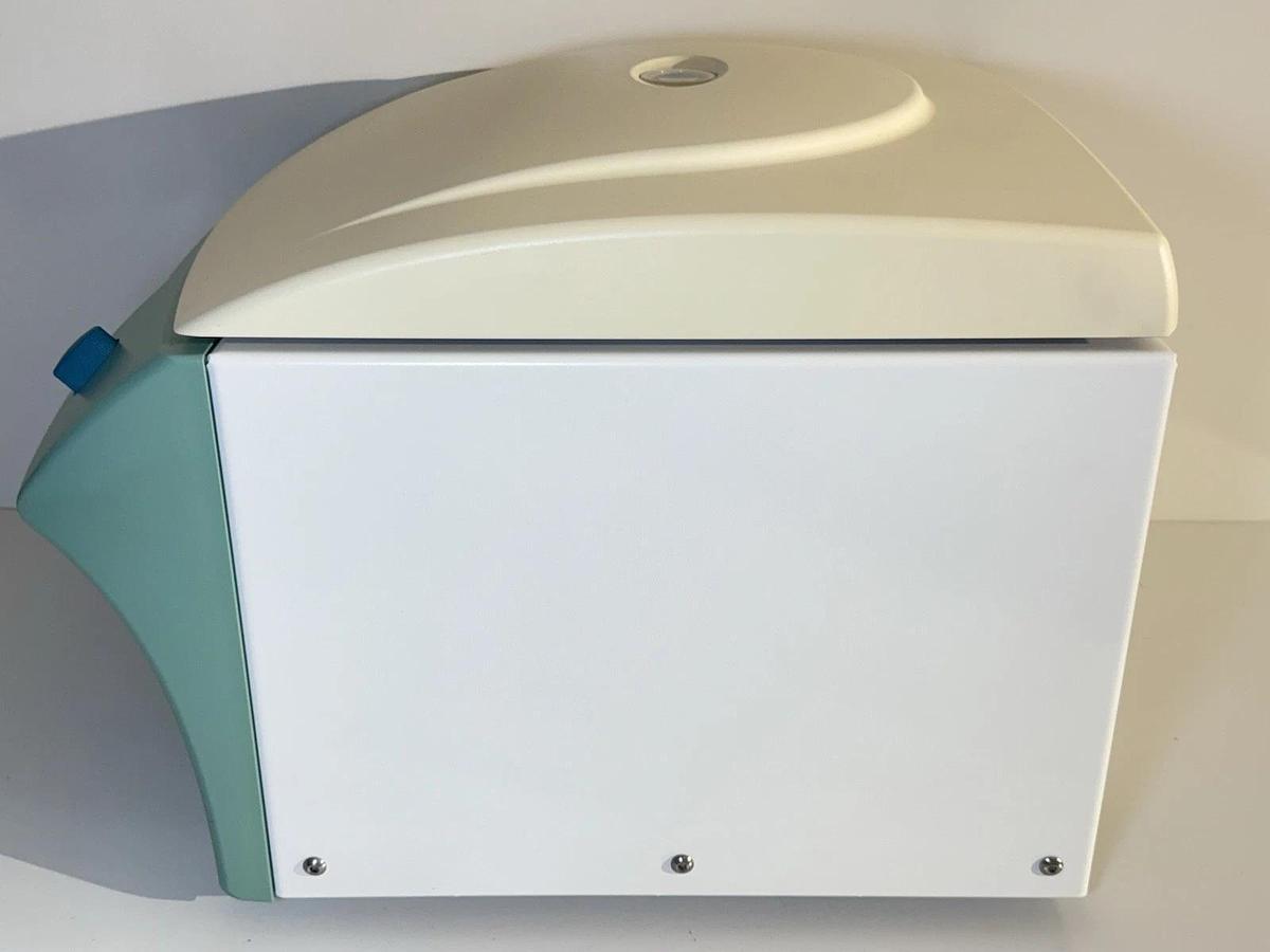 Used Hettich Zentrifugen MIKRO 220 Laboratory Benchtop Centrifuge 2200-01