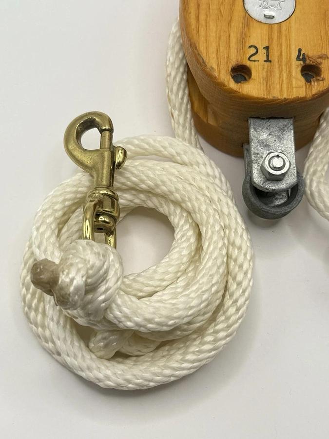 MCKISSICK CROSBY- Western Wood Block Pulley 21-4 with rope