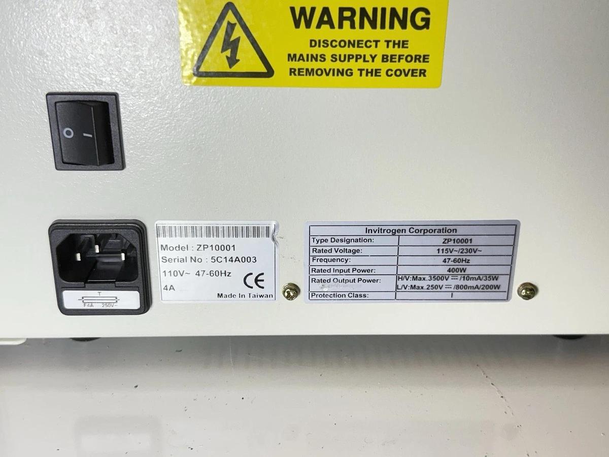 Used Invitrogen Corporation ZP10001 Zoom Dual Power Supply