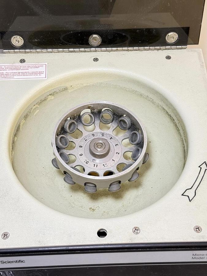 Used Fisher Scientific (CAT: 4-978-59A) Micro-Centrifuge Model 59A w/ Rotor