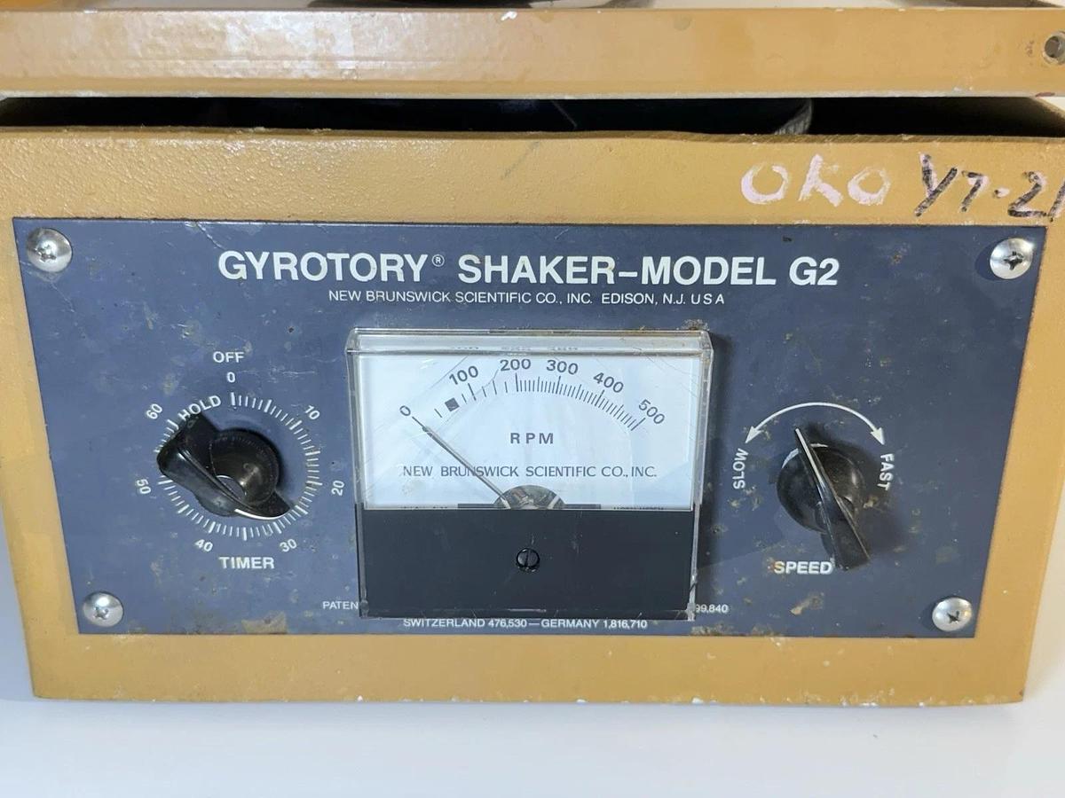 Used New Brunswick Scientific Laboratory Gyrotory Shaker Model: G2 (M1001-0000)