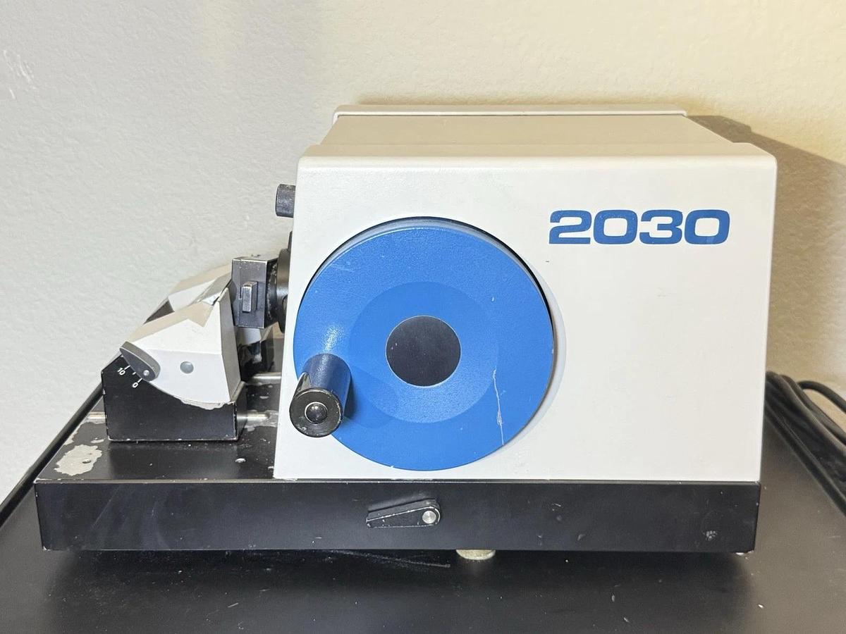 Used Reichert-Jung 2030 Rotary Microtome – Precision Laboratory Tissue Sectioning