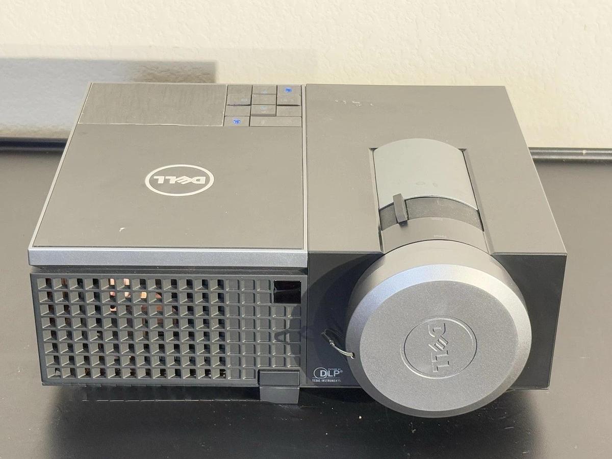 Used Dell 4320 DLP Projector – 4300 Lumens WXGA HDMI Network Ready