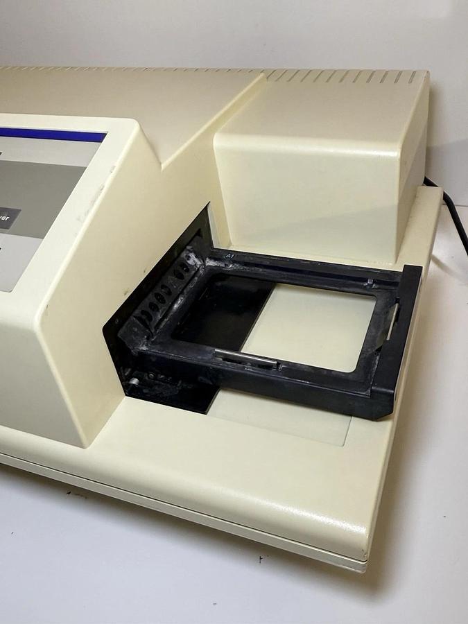 Used Molecular Devices Spectra max 250 Microplate Spectrophotometer