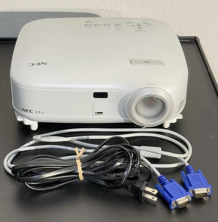 Used NEC VT37 LCD Multimedia Projector – 1500 ANSI Lumens SVGA 800x600 Portable