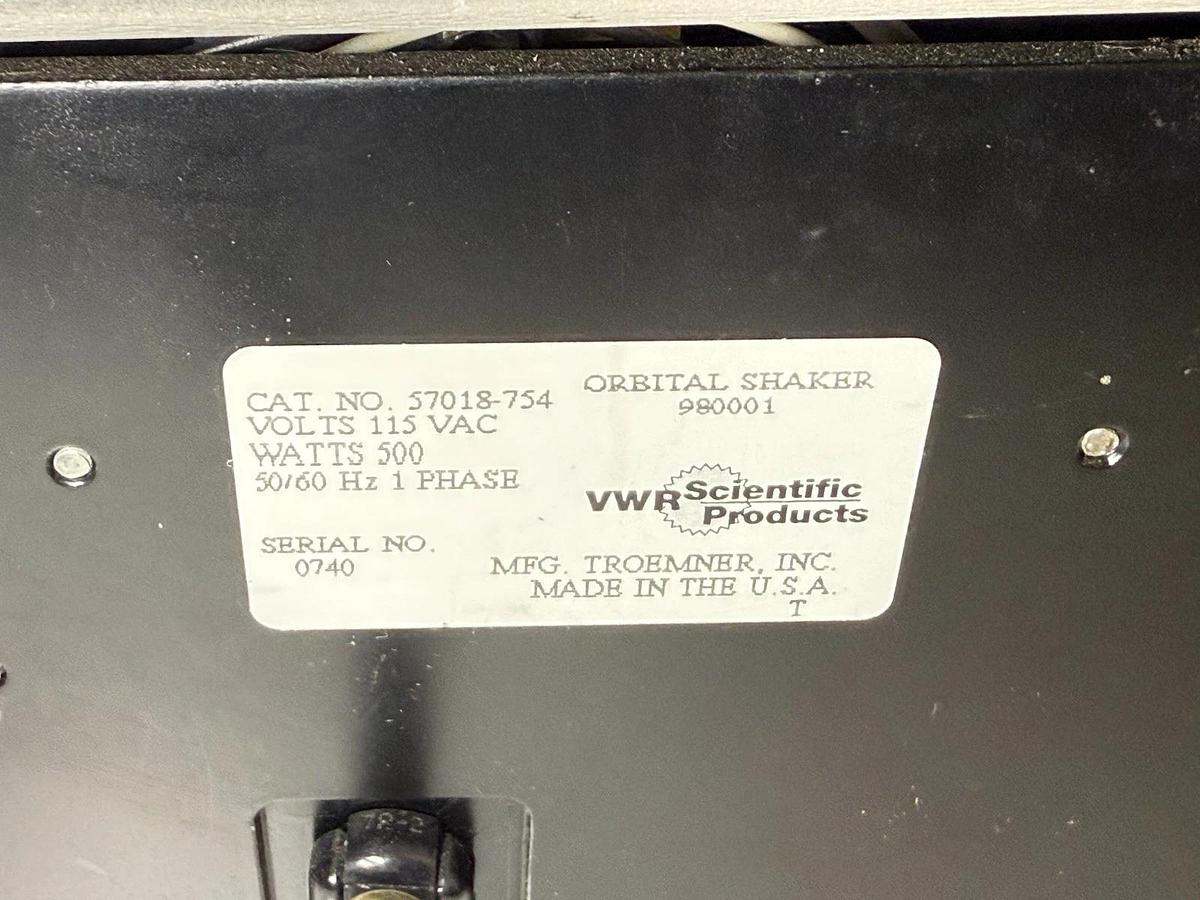 Used VWR Scientific Digital Orbital Shaker Cat. No. 57018-754 Platform Shaker 980001