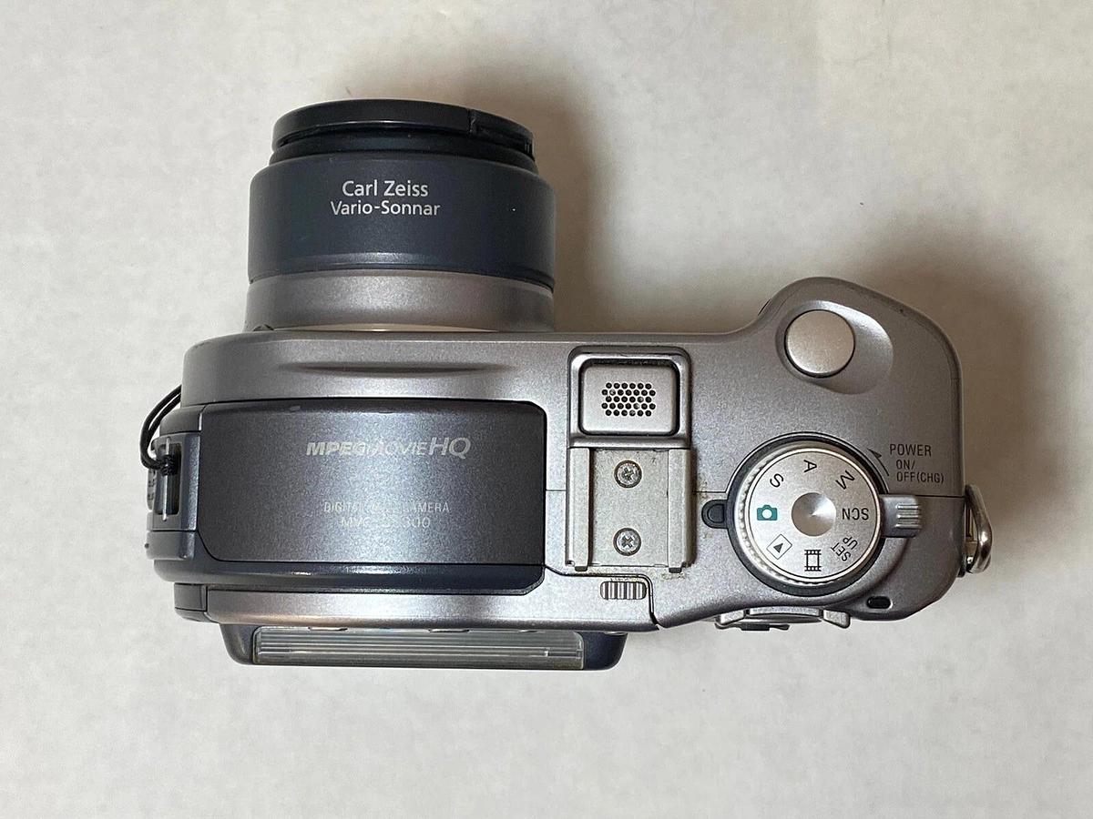 Used Sony Mavica MVC-CD300 Digital Camera With Battery 27242624221