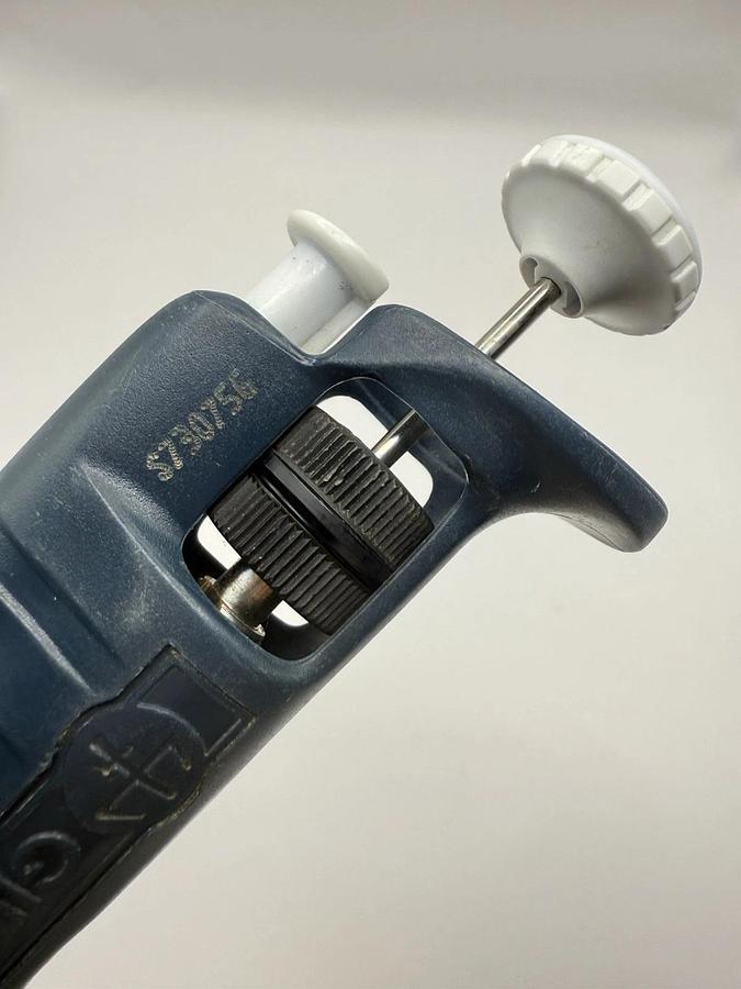 Used Gilson Pipetman Classic P2 Adjustable Single-Channel Pipette Pipet