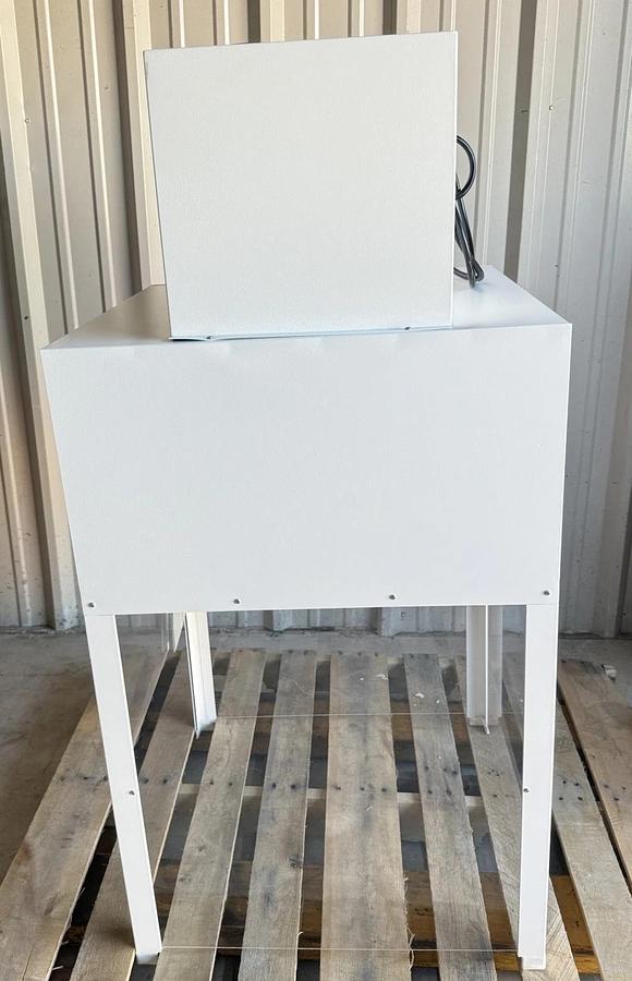 Used ENVIRCO Corporation Clean WorkStation BioHood Safety Tabletop Hood Model 10557