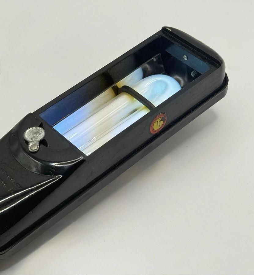 Used Vintage - MINERALIGHT Long Wave UV Light Lamp SL-3660