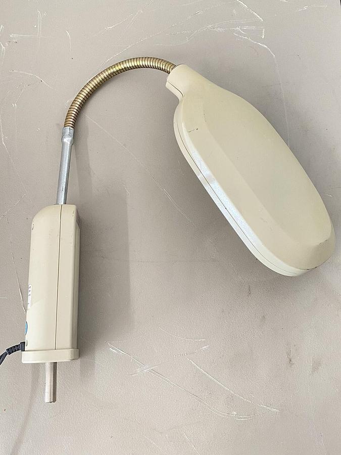 Used 3M Polarizing Filter task light desk lamp - Replacement Part