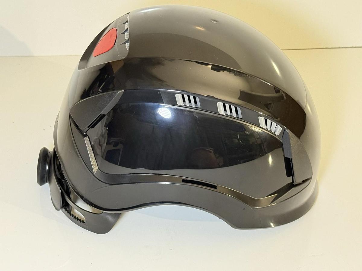 Used NEW 3M SecureFit Black Vented Safety Helmet  REF: X5012-ANSI