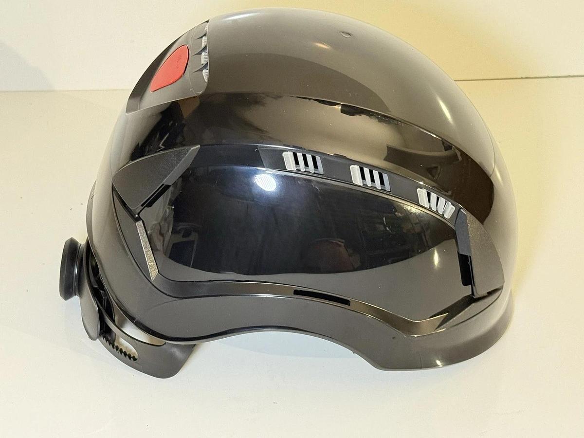 Used NEW 3M SecureFit Black Vented Safety Helmet  REF: X5012-ANSI