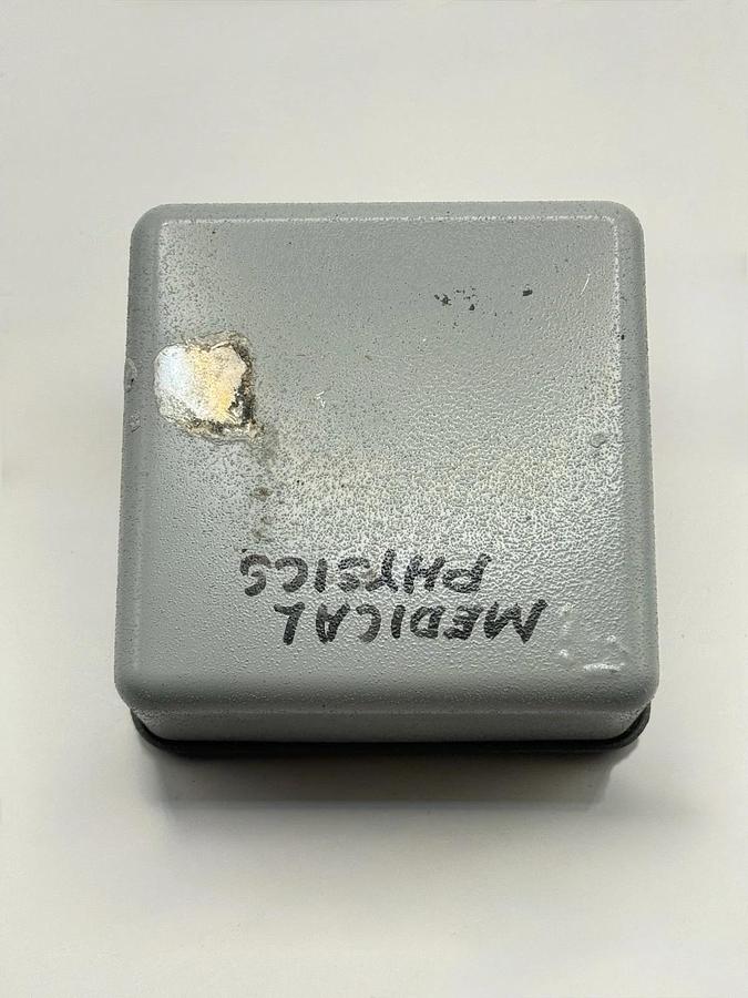 Used Victoreen 2000A Nuclear Research Dosimeter Charger