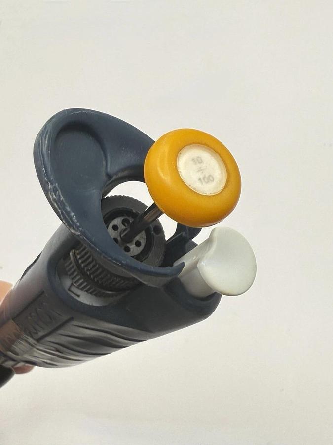 Used Gilson Pipetman Classic 10/100 Adjustable Single-Channel Pipette Pipet