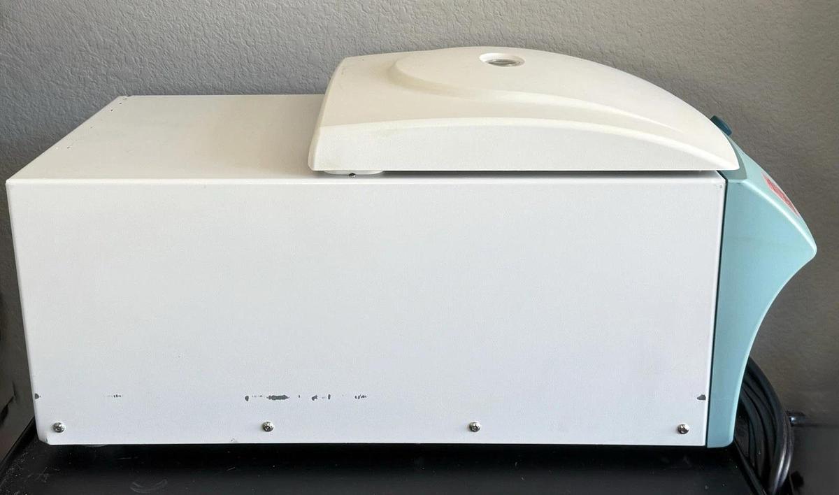 Used Hettich Zentrifugen MIKRO 200R Refrigerated Centrifuge