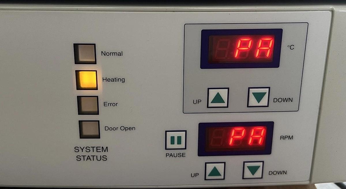 Used Affymetrix GeneChip Fluidics Station 450 Dx & Hybridization Oven 645