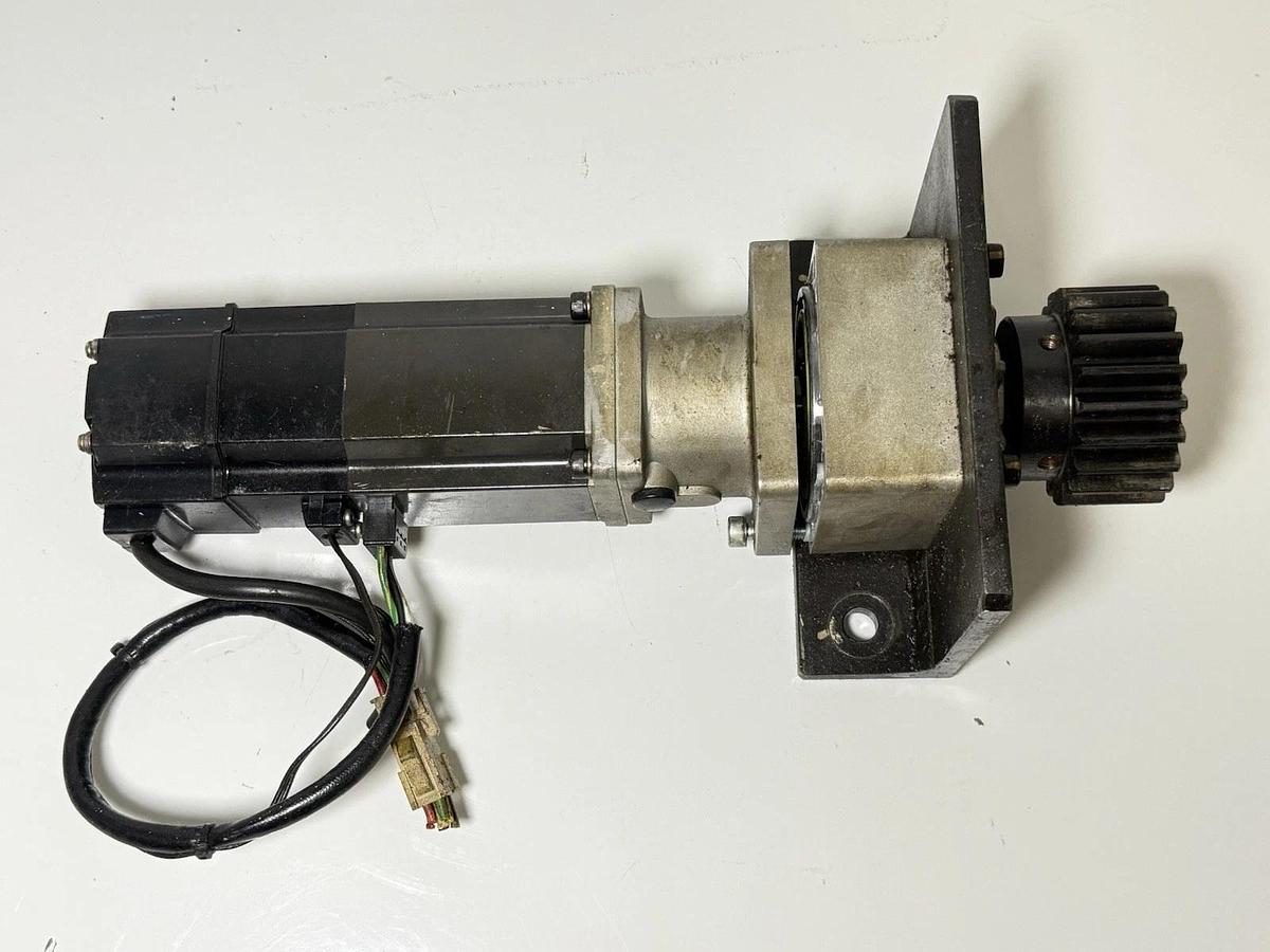 Used Mitsubishi Electric - HC-MFS43B AC Servo Motor + VRSF-S9C-400-T3 Able Reducer