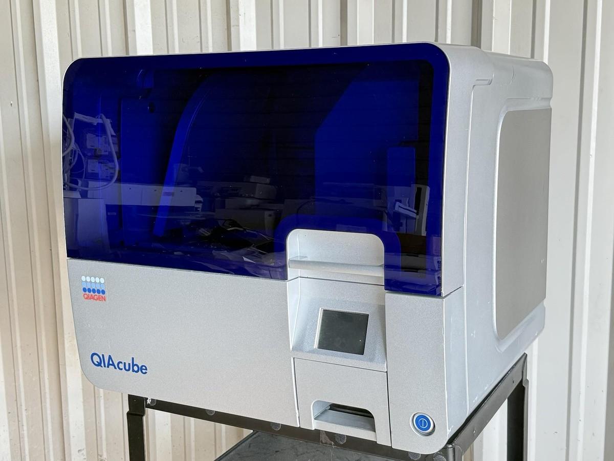 Used QIAGEN QIAcube Automated Nucleic Acid Purification and Extraction System + Dell