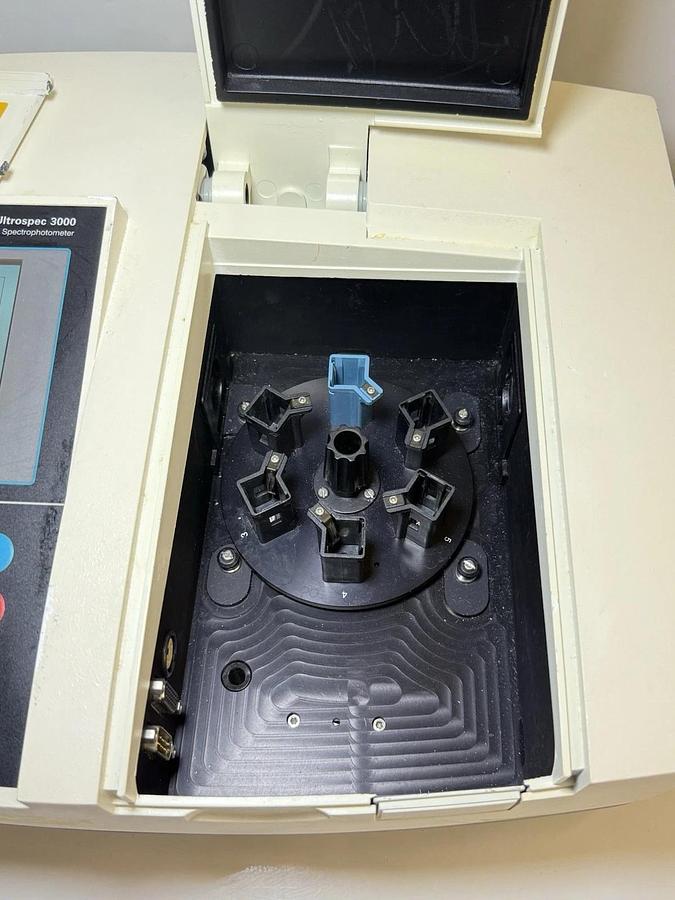 Used Pharmacia Biotech 80-2106-20 Ultrospec 3000 UV/Visible Spectrophotometer