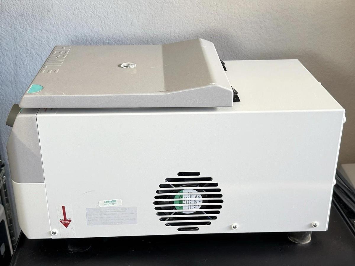 Used Hermle Labnet Z216 MK Refrigerated Centrifuge w/ Rotor