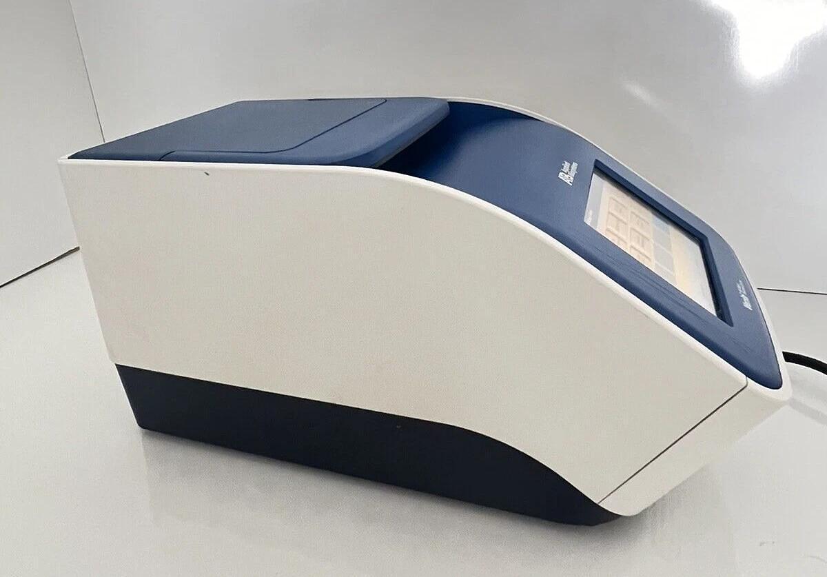 Used Applied Biosystems Veriti 96-well Thermal Cycler PCR - 9902