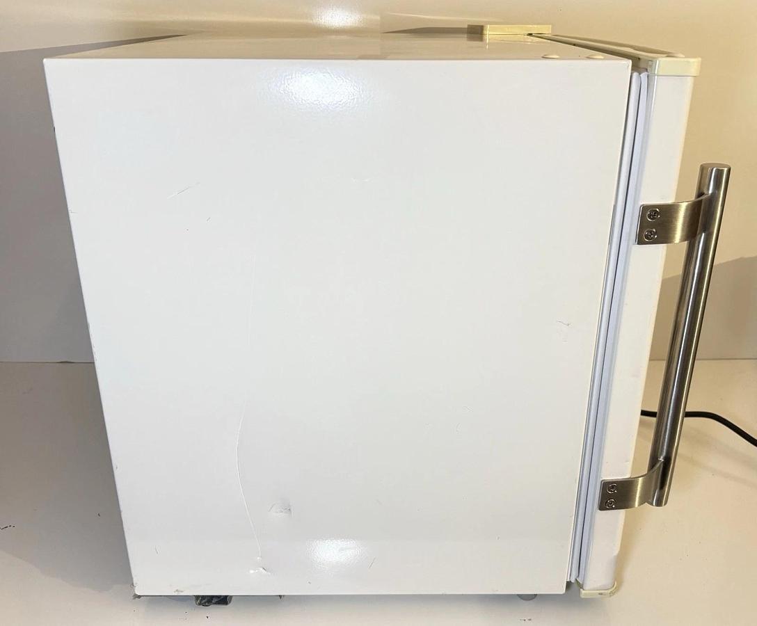 Used ABS American Biotech Supply PH-ABT-UCFS-0220M Laboratory Storage Freezer