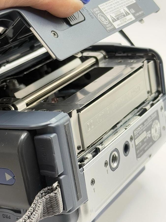 Used Sony DCR-TRV460 Digital8 Handycam Camcorder Hi8 8mm Video Camera Recorder